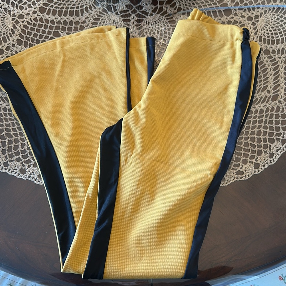 Beatrix Kiddo XS
Kill Bill Move Costume - Picture 8 of 9